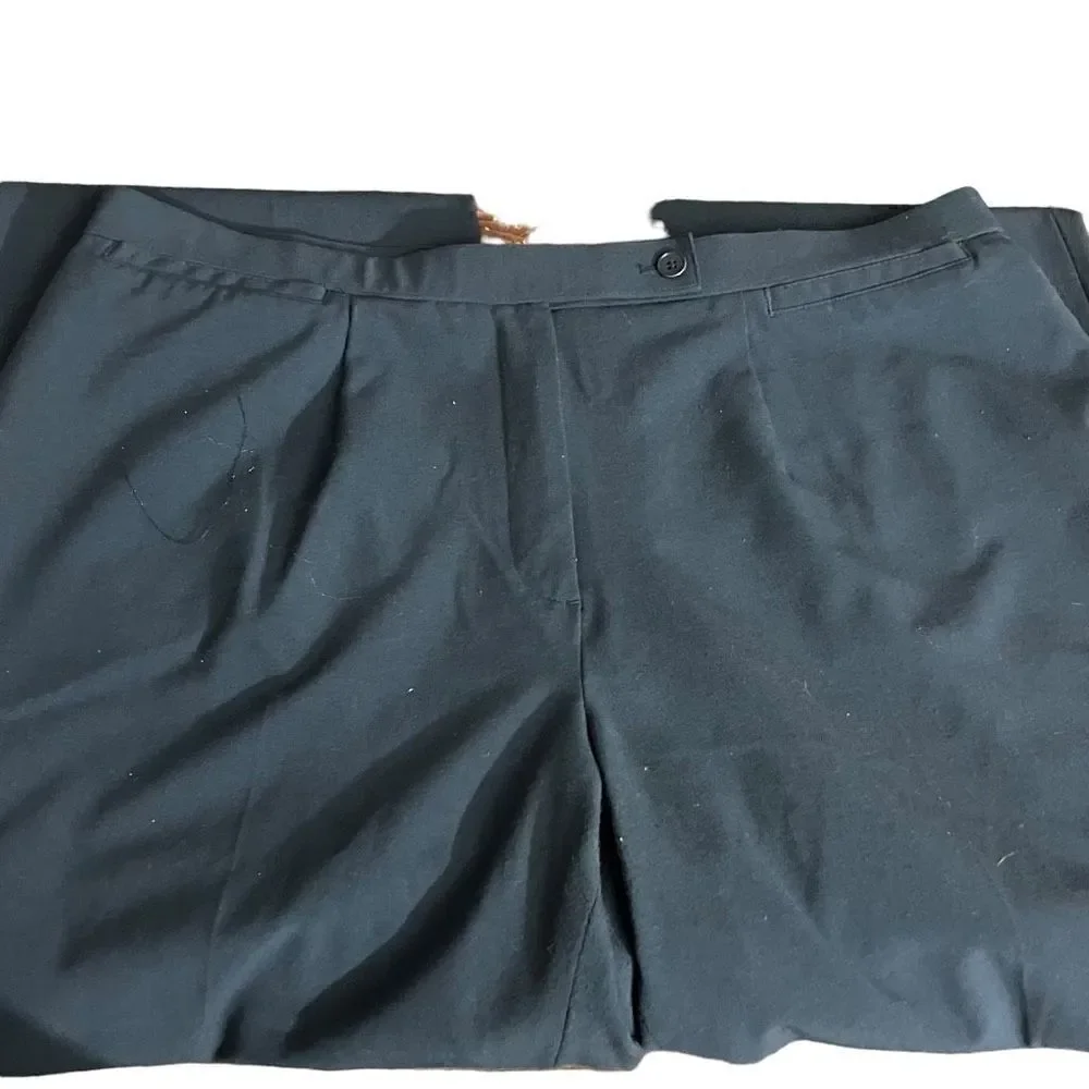Covington Woman’s Stretch Navy Dress Pants / SZ: 18W